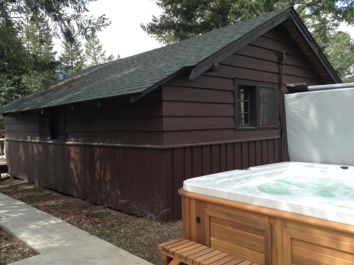 Addison'S Bungalows Brisco Exterior photo