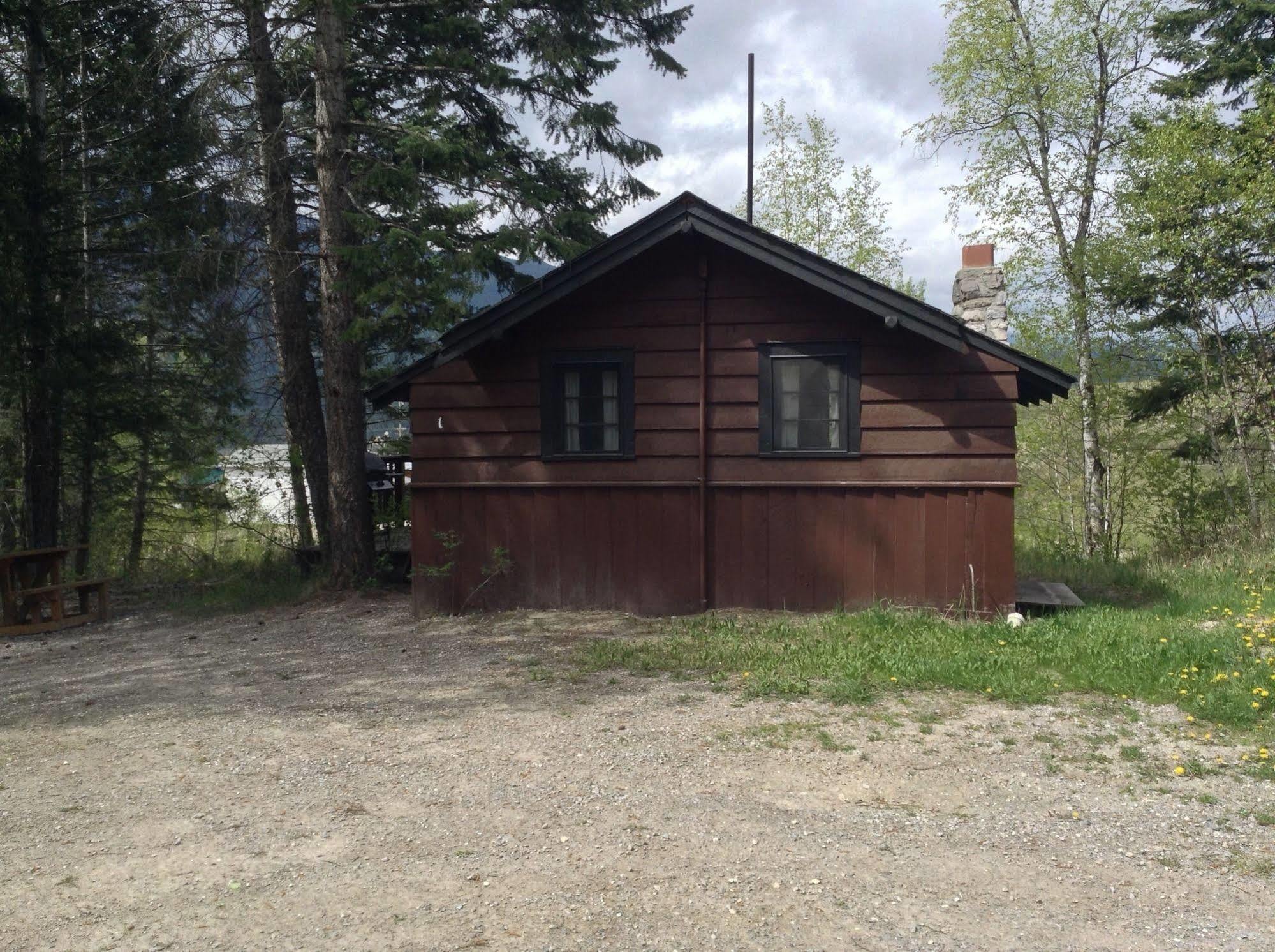 Addison'S Bungalows Brisco Exterior photo