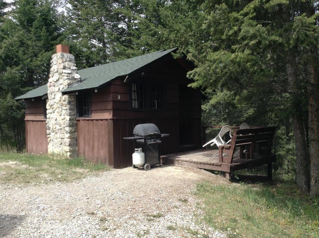 Addison'S Bungalows Brisco Exterior photo